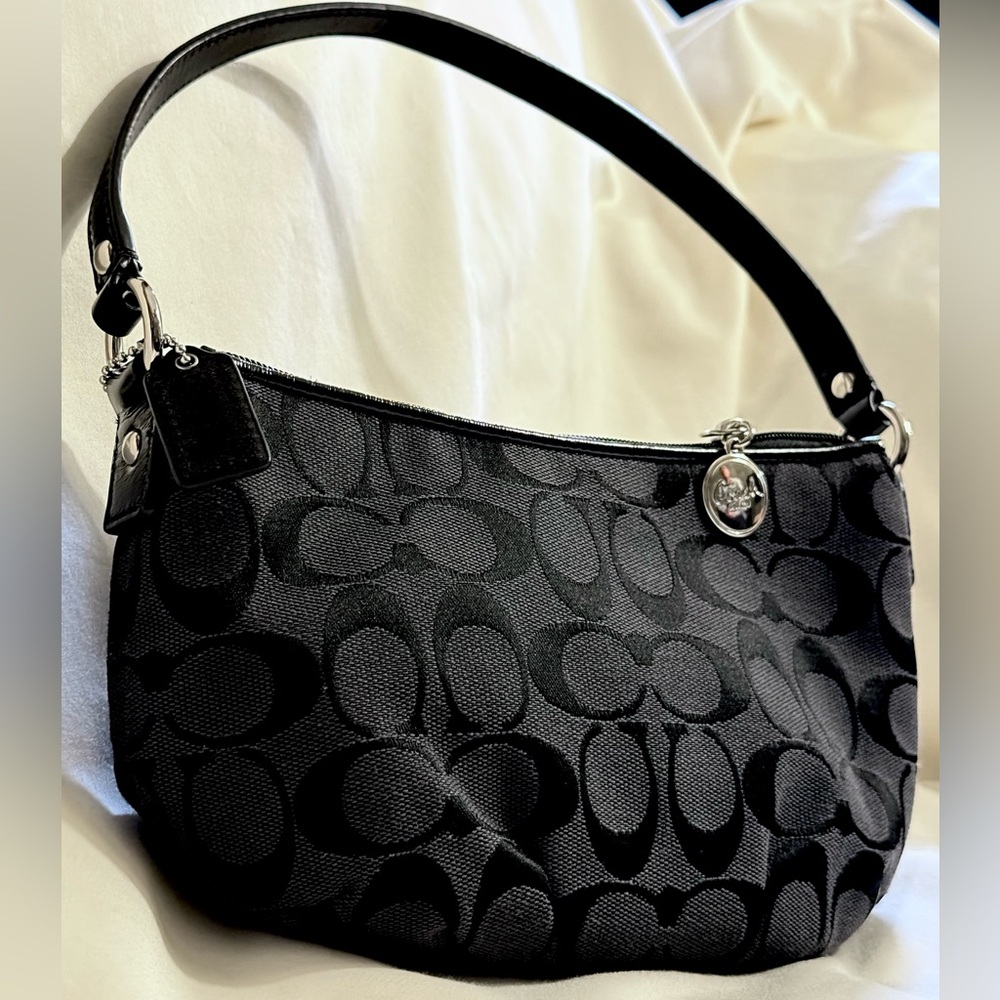 Coach Signature Shoulder Bag